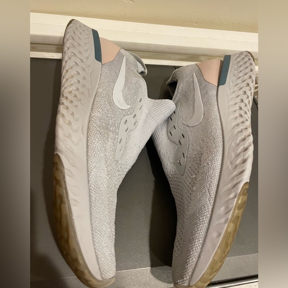 Nike Shoes - Nike woman snea size 10